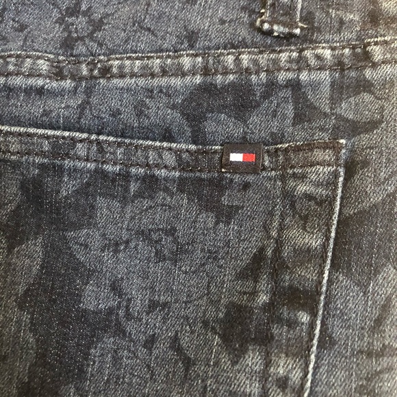 Tommy Hilfiger blue floral pattern Jean skirt 4 - Picture 4 of 5